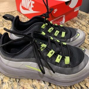 Boys Size 1 Nike Air Max